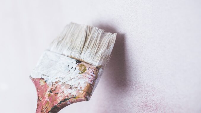 brush-painting-the-white-wall-6368