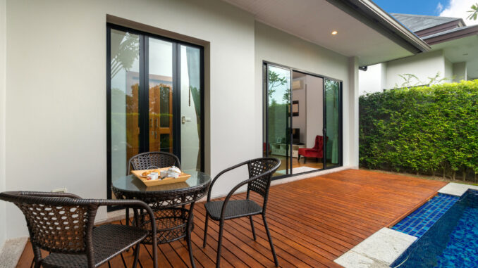 swimming-pool-decking-garden-luxury-home