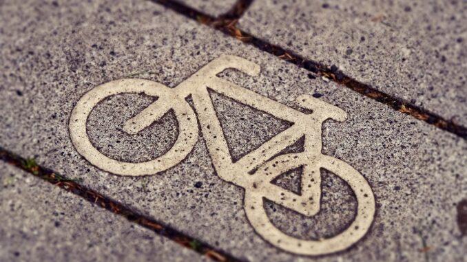 bicycle-path-3444914_1280